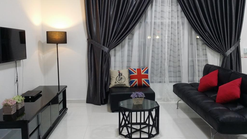 Homestay The Loft Guesthouse Bukit Indah Jb