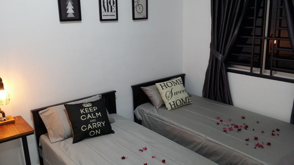Homestay The Loft Guesthouse Bukit Indah Jb