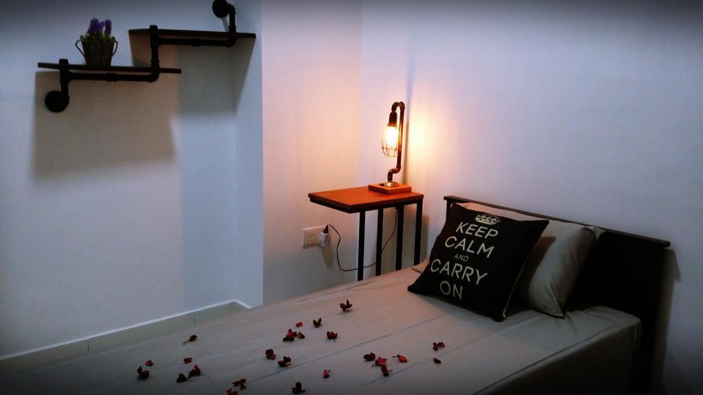 The Loft Guesthouse Bukit Indah Jb Homestay *